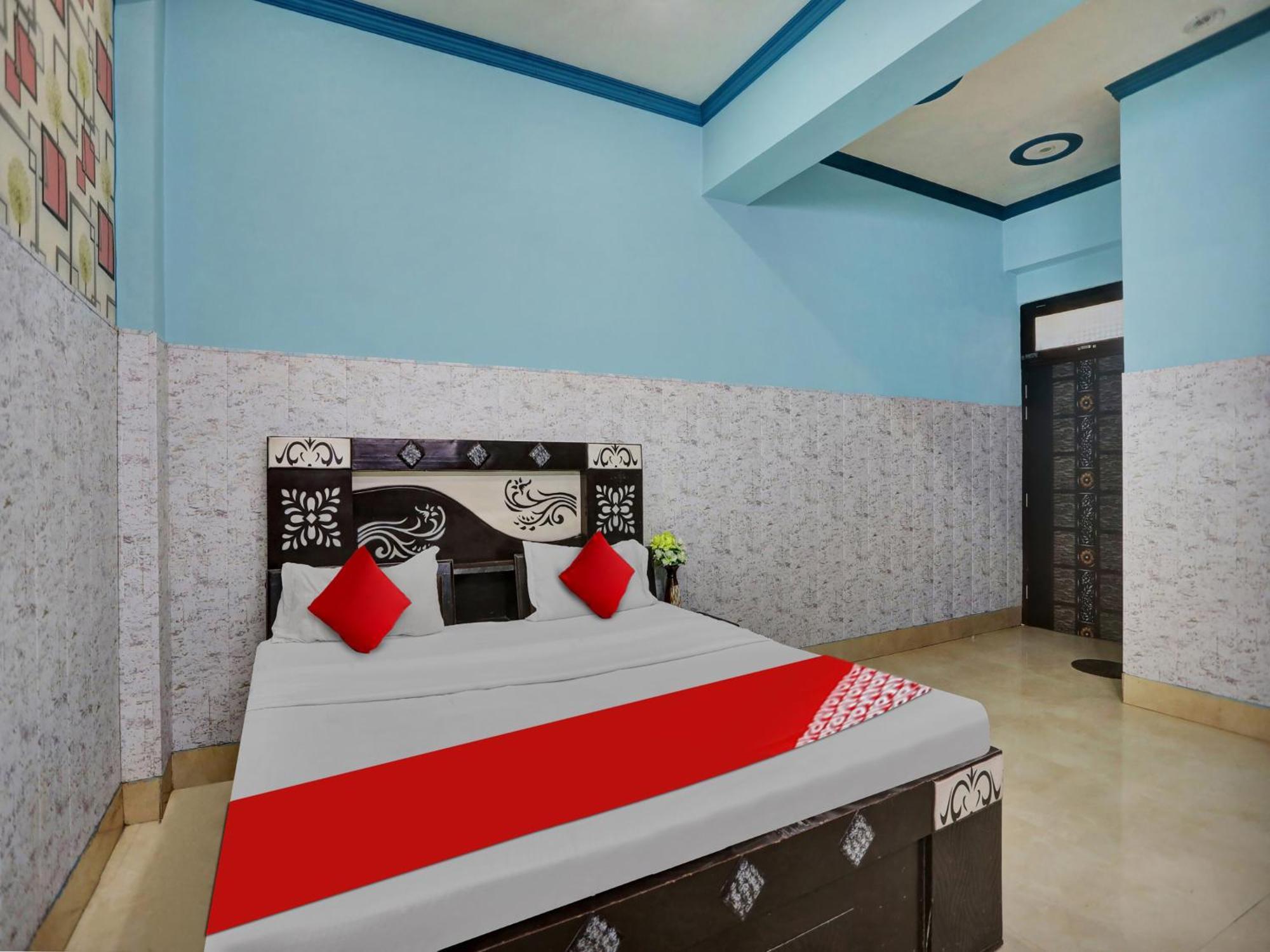 Chaya Hotel And Banquet Hall 坎普尔 外观 照片